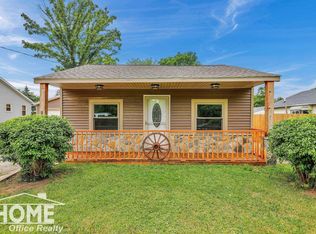 1008 S Cedar St, Owosso, MI 48867