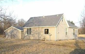 2nd image of 322 Lakeview Dr