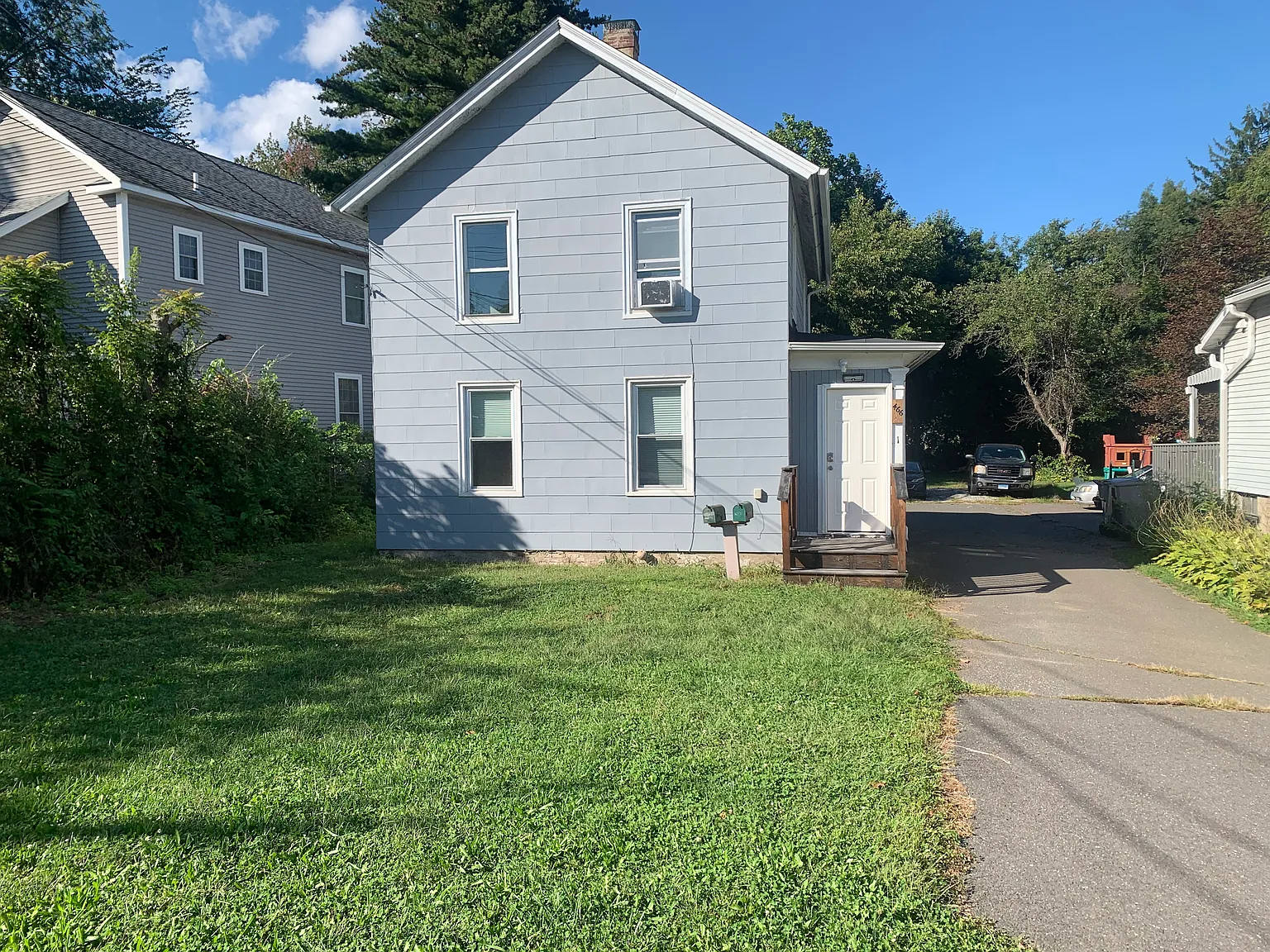 2 bed, 750 sqft, $1,800 — Photo 2