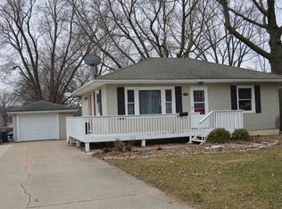 1503 Parker St, Cedar Falls, IA 50613