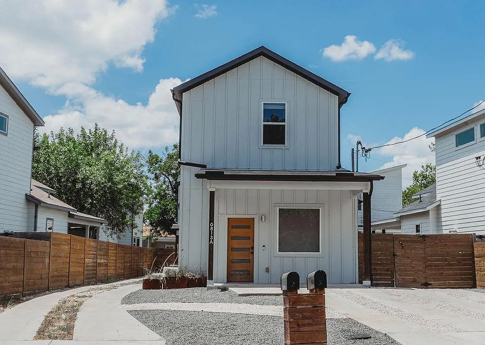 6813 Porter St #A