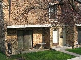 2014 Country Club Dr, Woodridge, IL 60517