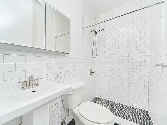 4th image of 157 Suffolk St APT 602