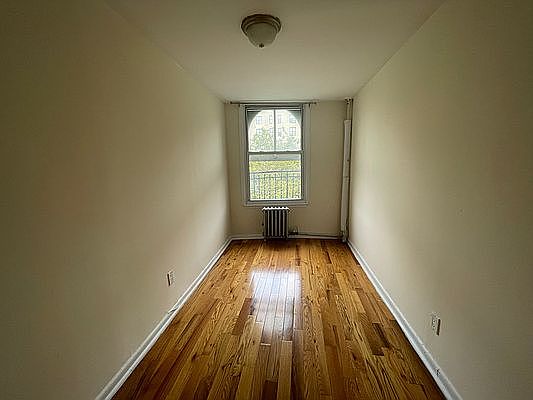 4th image of 30 Columbia Pl #2A