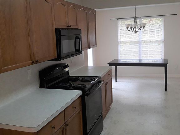 3rd image of 6710 Lakewood Dr