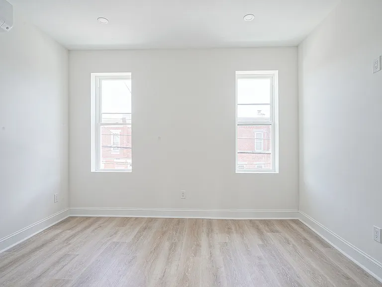 2028 Moore St #2 — Photo 12