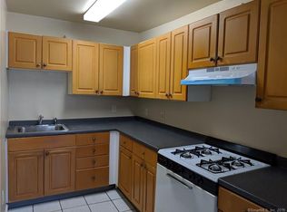 22 Orchard St APT 3, Stamford, CT 06902