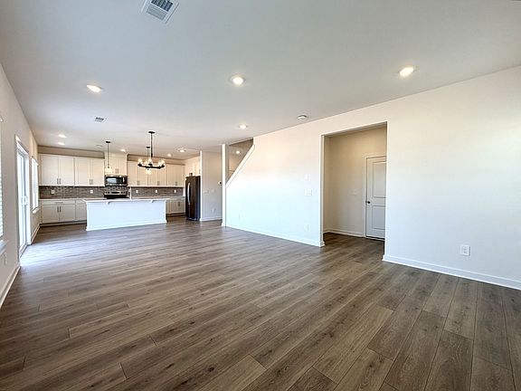 5th image of 2372 Woodmeadow Dr