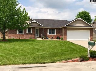 1109 Countryside Dr, McPherson, KS 67460