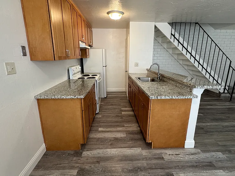 2205 Peppertree Way #2 — Photo 5