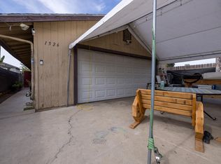 1526 N Oak Park St, Visalia, CA 93291