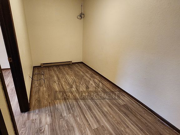 5th image of 309 1/2 Plum St #207