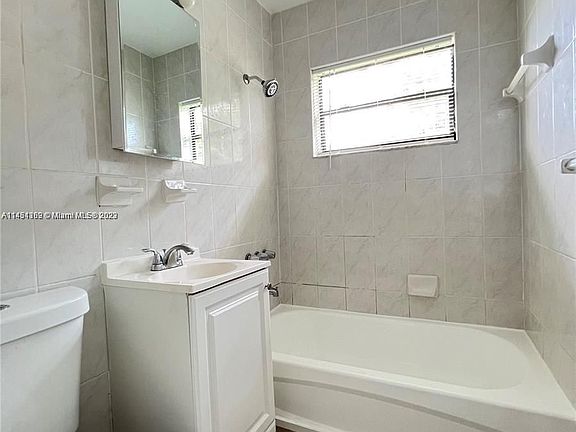 3rd image of 1722 NW 50th St #1722