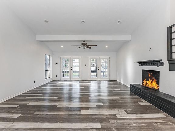 4th image of 15702 Corinthian Way