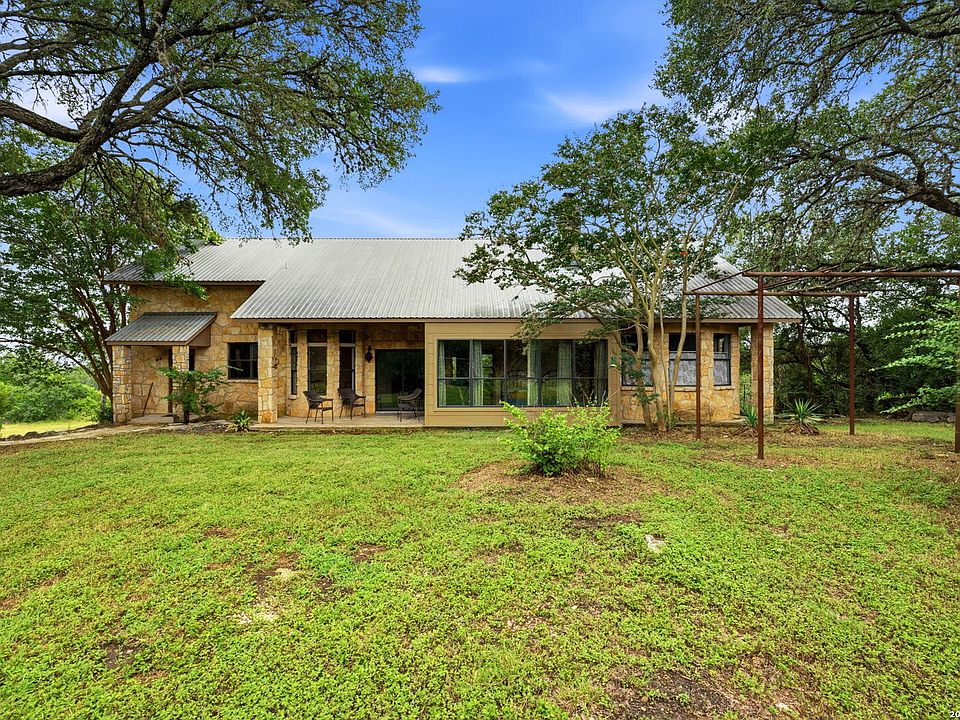1st image of 2939 Rolling Oaks Dr