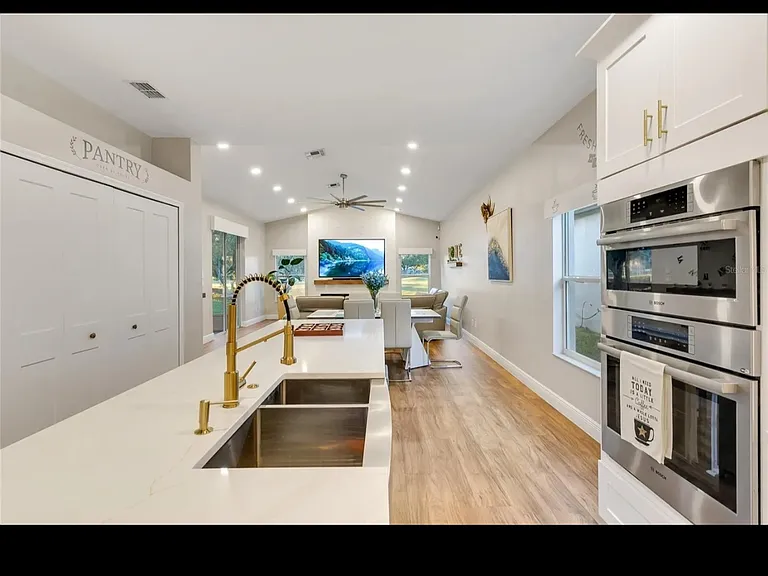 2707 Scarborough Dr — Photo 3