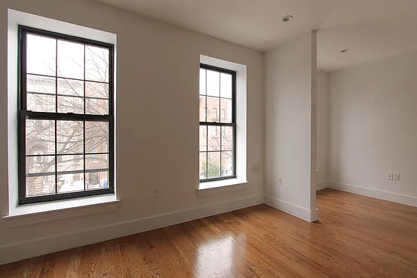 Rented by Compass | media 28