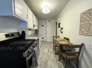 4504 Holly St APT 2S, Kansas City, MO 64111