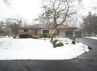 2890 Cascade Springs Dr SE, Grand Rapids, MI 49546