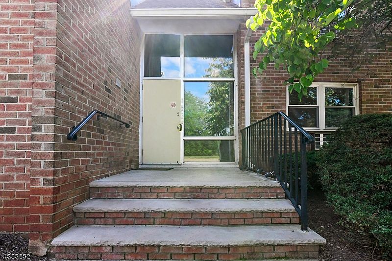 1st image of 806 EVES DR 2C
