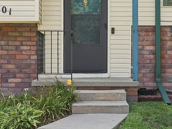 3rd image of 2401 NW 50th St