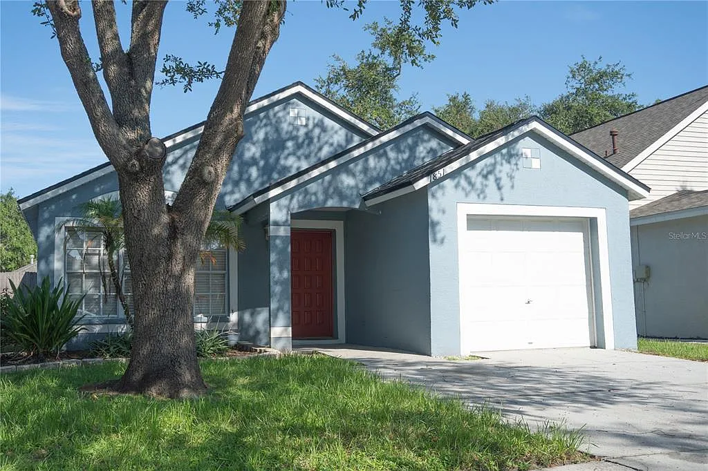 3 bed, 2.0 bath, 1194 sqft, $1,995 — Photo 2