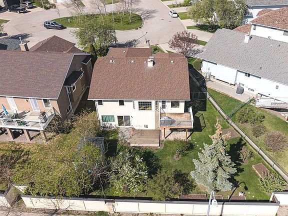 3rd image of 149 SW Sceptre Ct NW