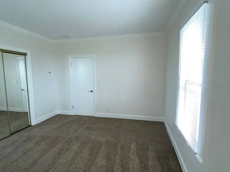 585 Laine St — Photo 11