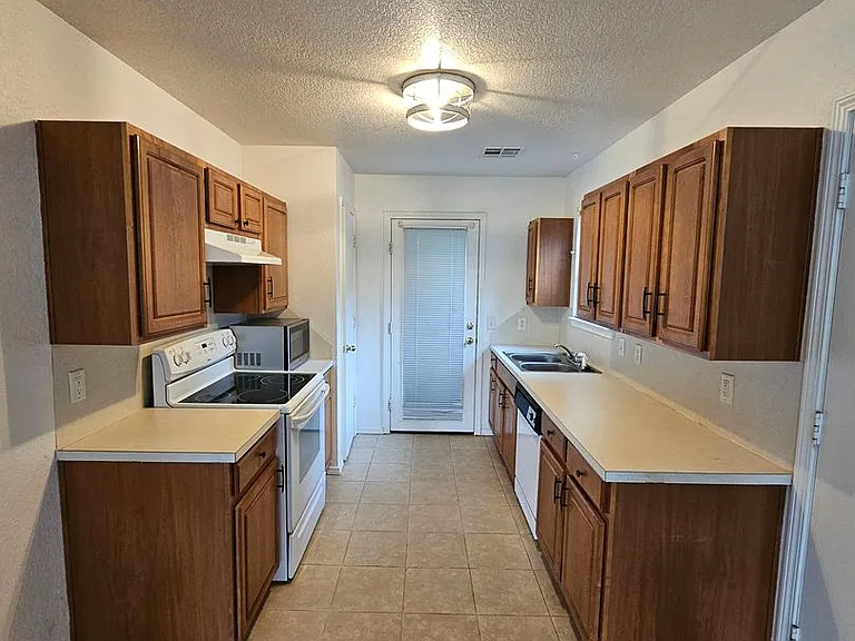 2400 Desert Willow Ter — Photo 5