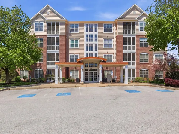 1010 Crest Way APT 103, York, PA 17403