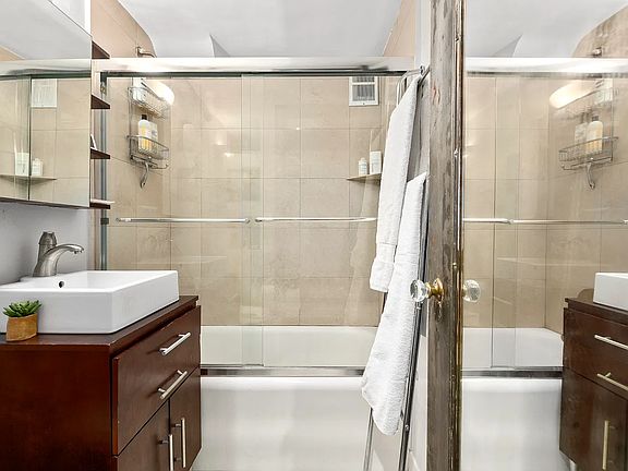 4th image of 45 Tudor City Pl APT 1020