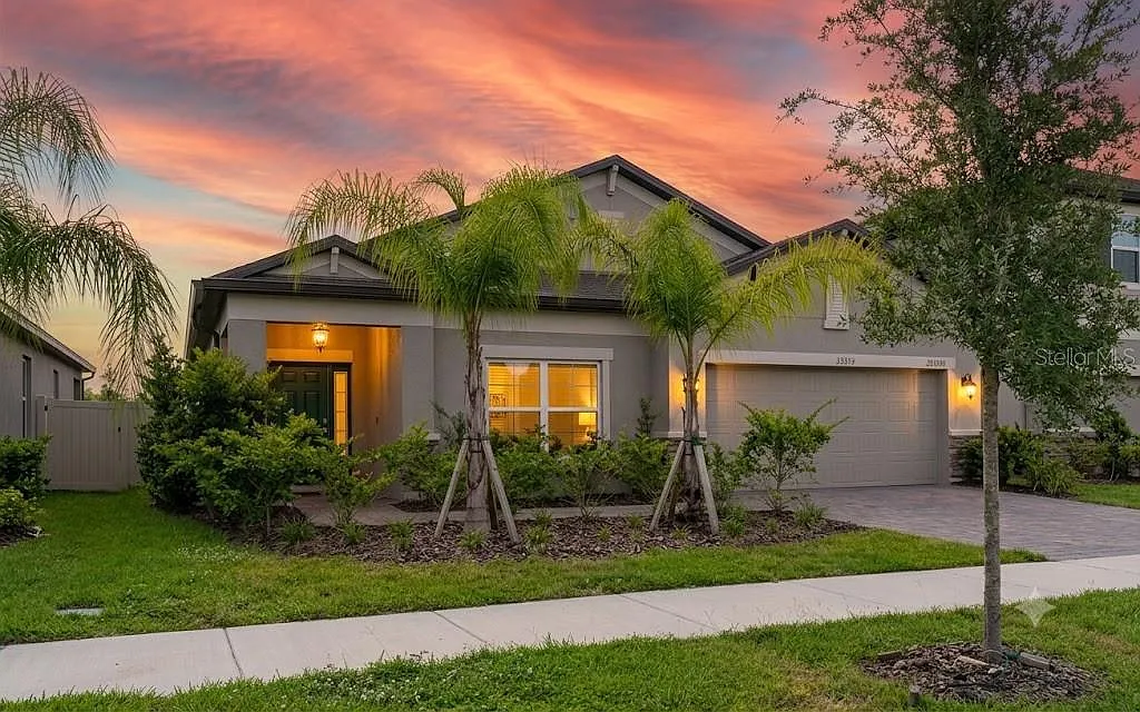 3 bed, 2.0 bath, 2076 sqft, $2,500 — Photo 1