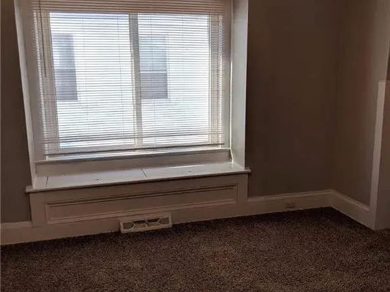 3205 Searsdale Ave — Photo 6