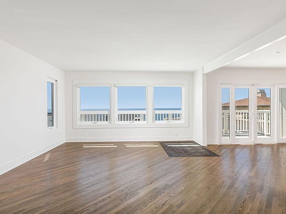 4th image of 3309 Bayview Dr #A
