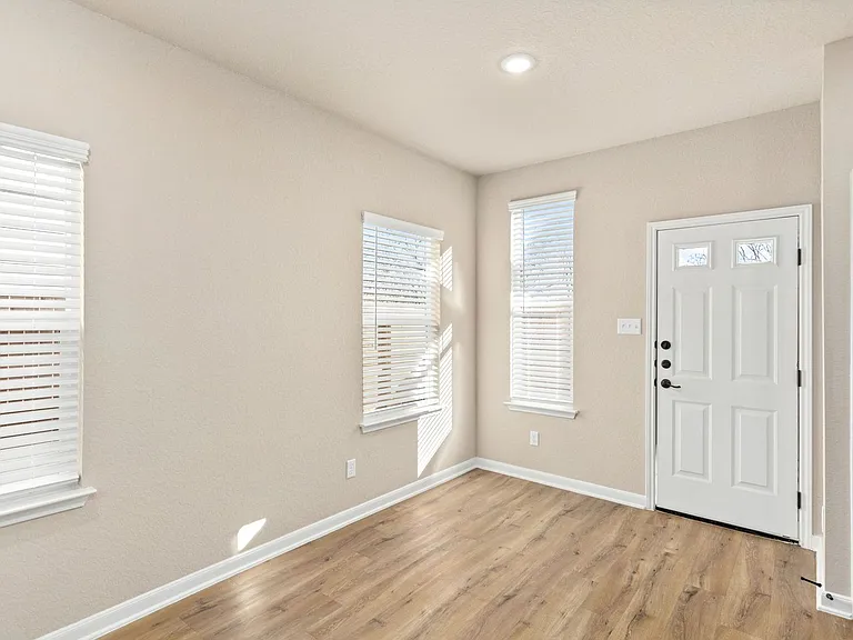815 Soria Pl #101 — Photo 14