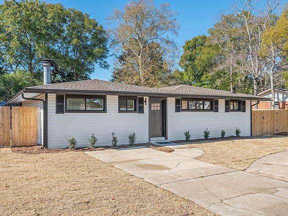 2nd image of 118 Ferry Rd NE