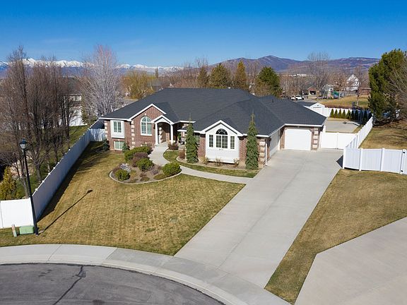 2nd image of 9771 N Oxford Cir