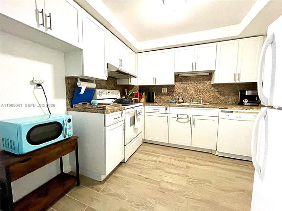 3rd image of 1913 S Ocean Dr APT 129