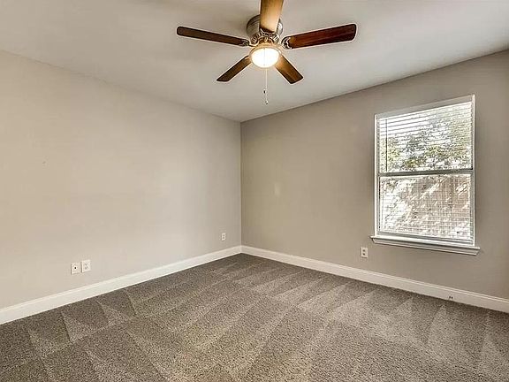 4th image of 1201 Lake Haven Dr