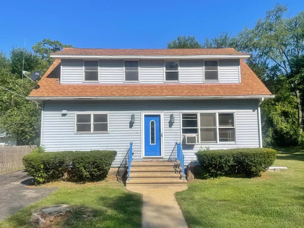 2918 Parkside Ave, McHenry, IL 60051