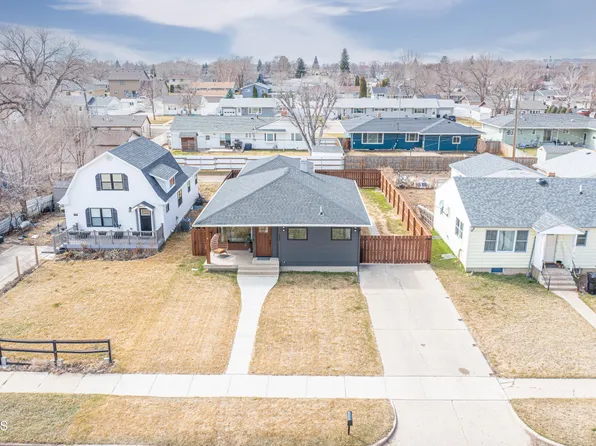 1525 4th Ave W, Williston, ND 58801