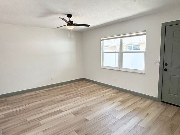 5th image of 510 91st Ave N #510