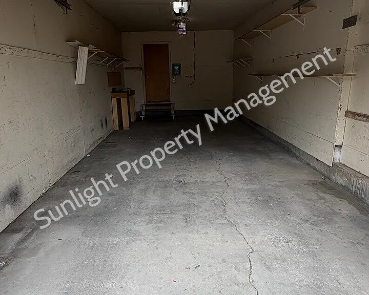 404 S 1st Ave — Photo 12
