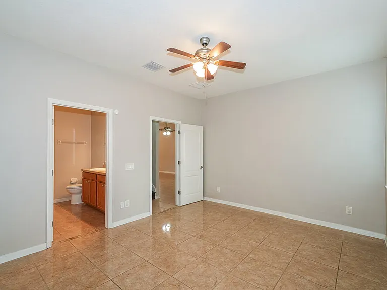 8226 Summer Wood Ln — Photo 11