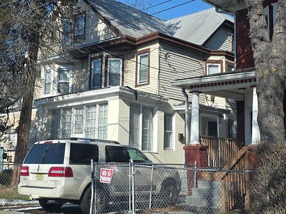 2nd image of 608 Riverside Ave