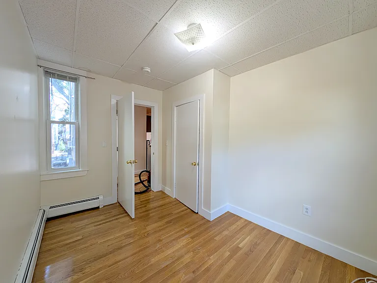379 Windsor St #1 — Photo 13