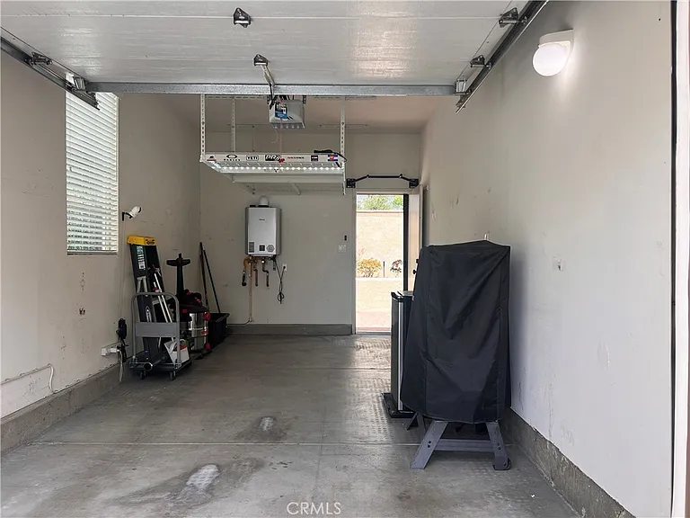 20251 Livorno Way — Photo 33