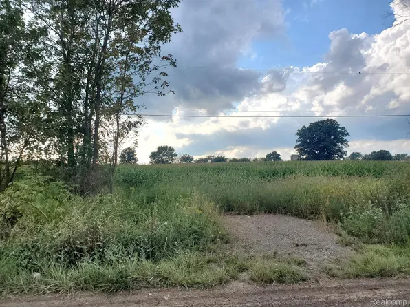 10090 Sharp Rd, Swartz Creek, MI 48473
