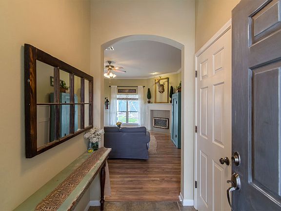 4th image of 1025 Westend Dr