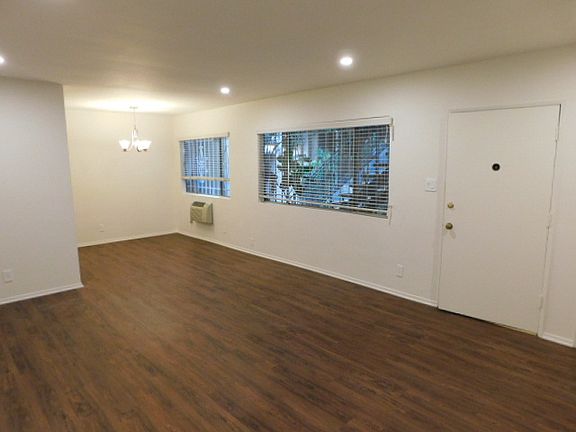 3rd image of 1231 S Bedford St APT 2